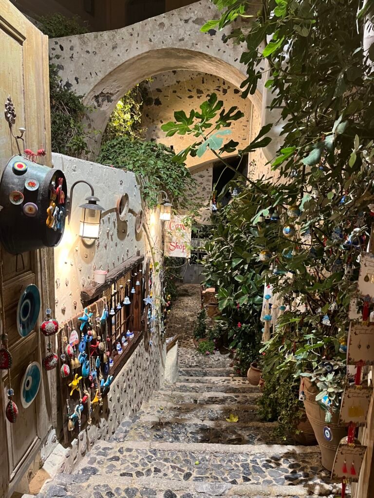 negozi di fira la sera, santorini