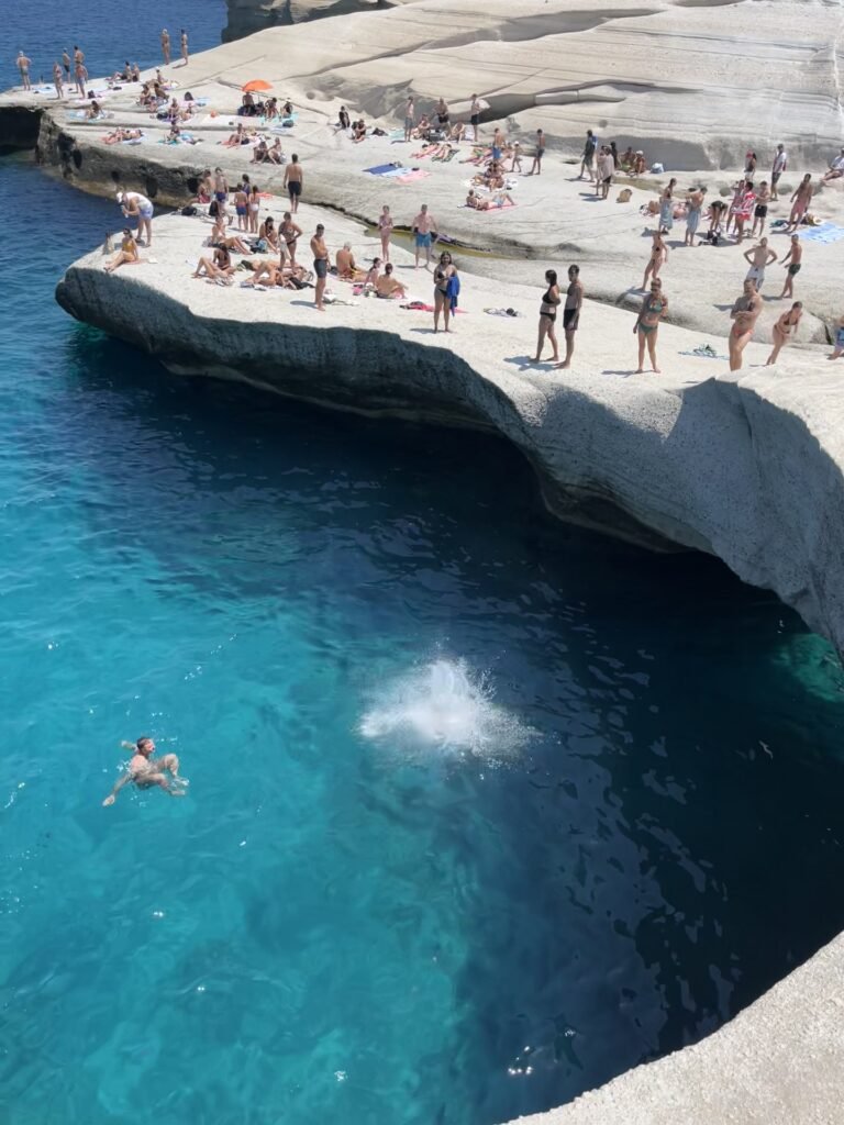 tuffi a Sarakiniko, milos