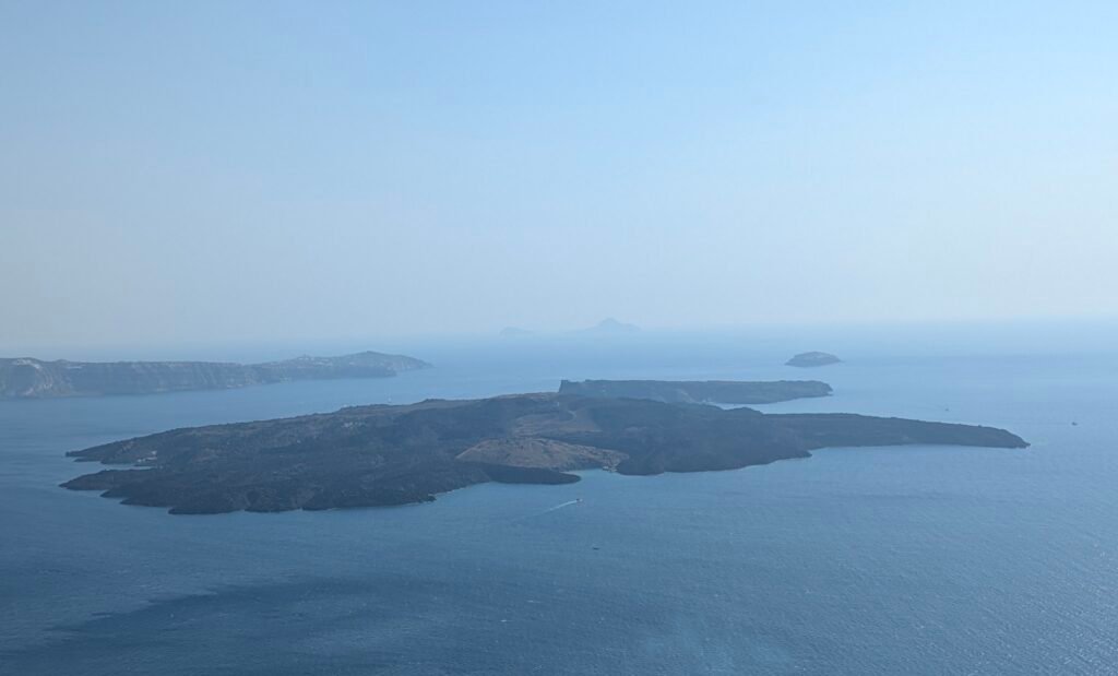 imerovigli, vista sull'isola vulcanica, santorini