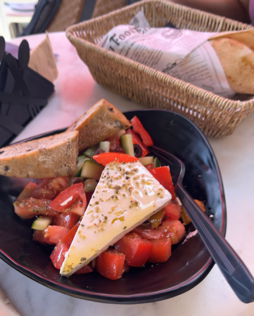 cibo, insalata greca santorini